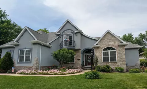 1114 Gleneagle Dr, Mishawaka, IN 46545