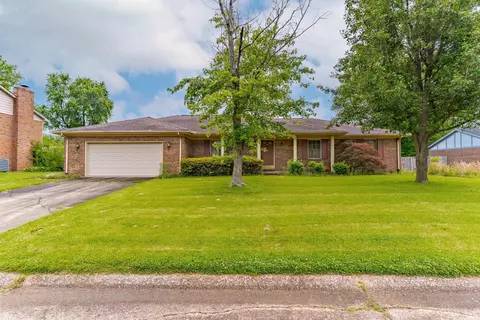 5466 W Sherwood Dr, Newburgh, IN 47630