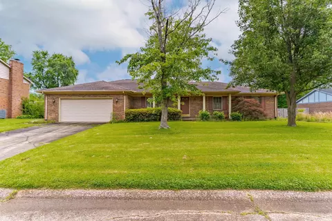 5466 W Sherwood Dr, Newburgh, IN 47630