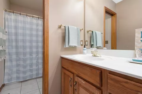 Bath - 52630 Willow Bend Dr, Granger, IN 46530 photo 4 of 5