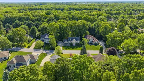 View/Area - 52630 Willow Bend Dr, Granger, IN 46530 photo 2 of 2