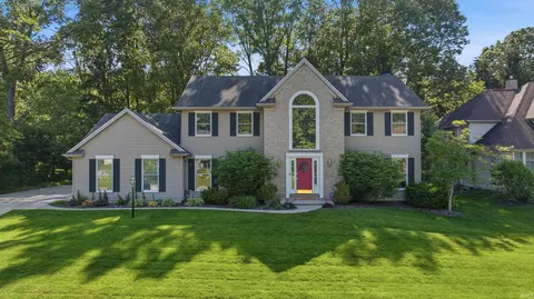52630 Willow Bend Dr, Granger, IN 46530