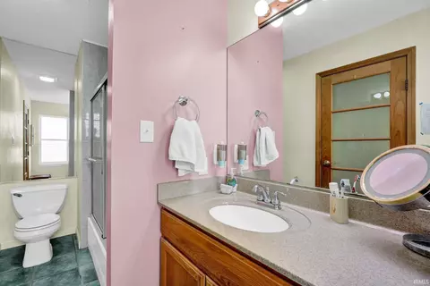 Bath - 2257 S Bent Tree Dr, Bloomington, IN 47401 photo 2 of 4