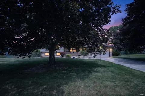 18035 Chipstead Dr, South Bend, IN 46637
