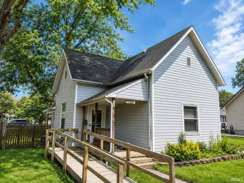 710 E 6th St, Anderson, IN 46012