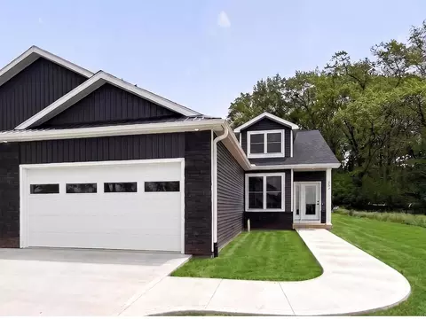 302 Haines Dr, Elkhart, IN 46514
