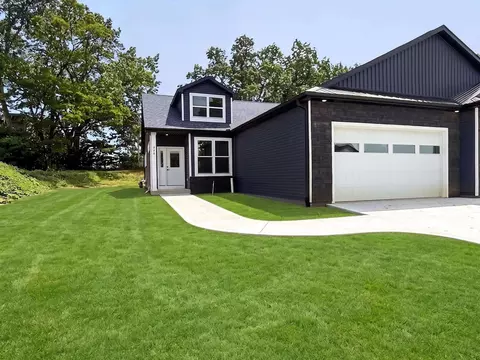 236 Haines Dr, Elkhart, IN 46514