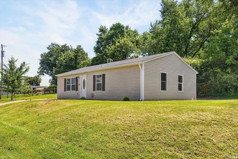 415 S 3rd St, Ellettsville, IN 47429