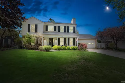 1743 Crabtree Ln, Elkhart, IN 46514