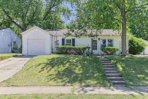 2116 Pershing St, South Bend, IN 46628