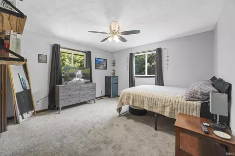 Bedroom - 369 E 190 N Rd, Jasper, IN 47546 photo 2 of 6