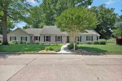 409 Park Plaza Dr, Evansville, IN 47715