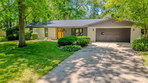 2435 S Stonebridge Rd, Warsaw, IN 46580