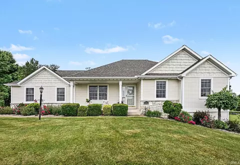 1756 E Boulder Dr, Warsaw, IN 46582
