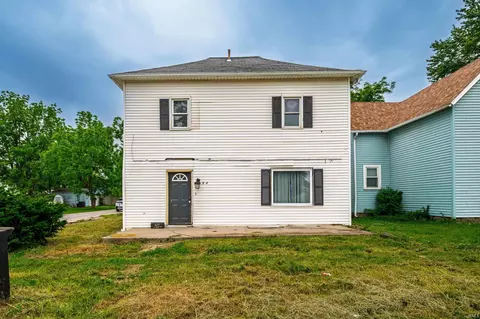 822 W Franklin St, Hartford City, IN 47348