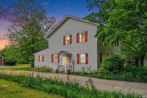 52131 Ash Rd, Granger, IN 46530