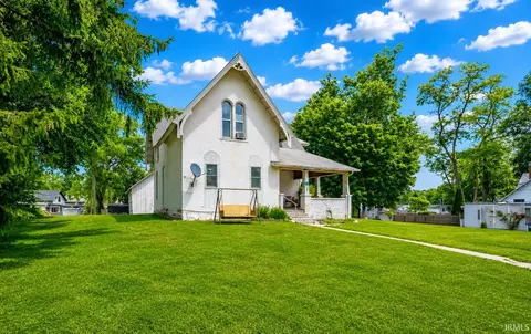 122 Crescent St, Goshen, IN 46528