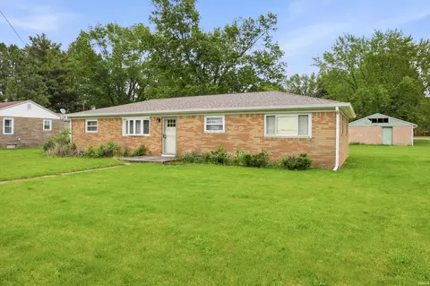 522 S Massachusetts Ave, Matthews, IN 46957