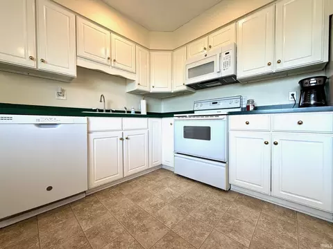 Kitchen - 325 Forest View Dr, Bedford, IN 47421 photo 6 of 6