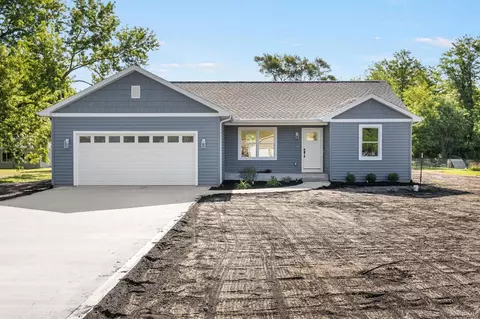 51656 Cherry Rd, Granger, IN 46530