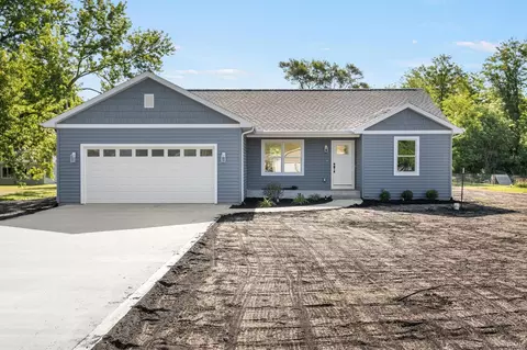 51656 Cherry Rd, Granger, IN 46530