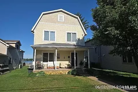 3717 Lakeshore Dr, Bremen, IN 46506