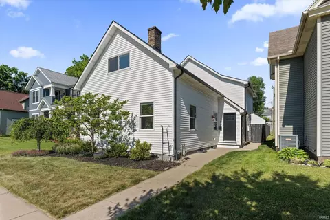 706 N Hill St, South Bend, IN 46617