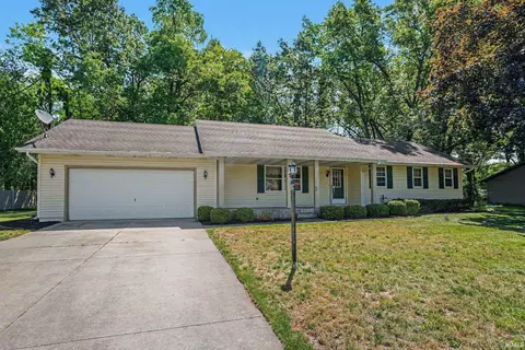 55864 Jefferson Knolls Dr, Osceola, IN 46561