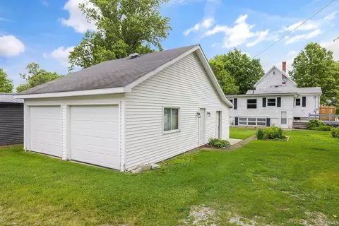 Exterior - 109 E Wabash Ave, Wakarusa, IN 46573 photo 3 of 3