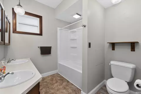 Bath - 109 E Wabash Ave, Wakarusa, IN 46573 photo 2 of 2