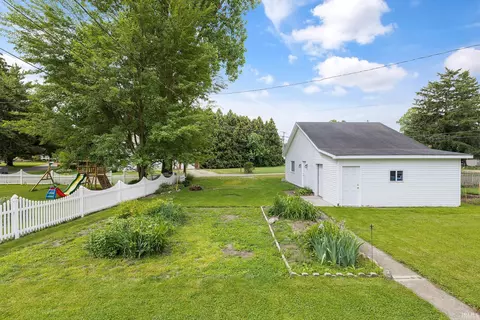 Exterior - 109 E Wabash Ave, Wakarusa, IN 46573 photo 2 of 3