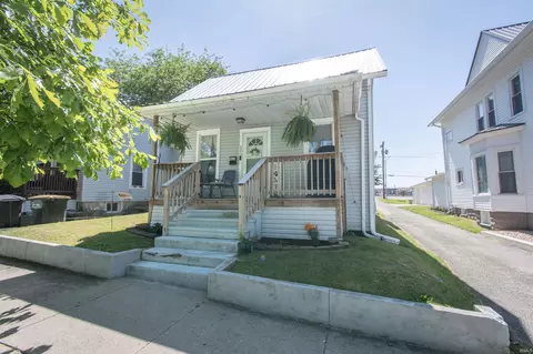 220 S Oak St, Kendallville, IN 46755
