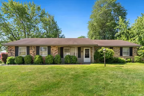 9101 Dawnsford Dr, Fort Wayne, IN 46804