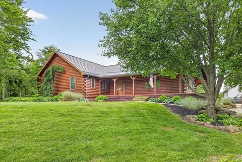 15597 Buck Knob Ln, Loogootee, IN 47553