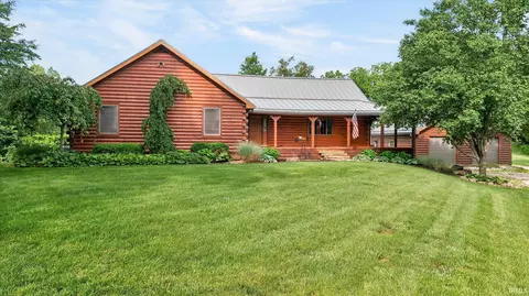 15597 Buck Knob Ln, Loogootee, IN 47553