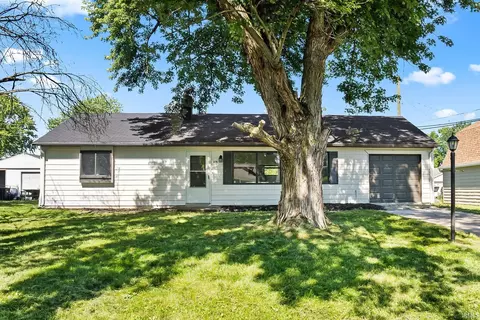 1194 Braeburn Dr, New Haven, IN 46774