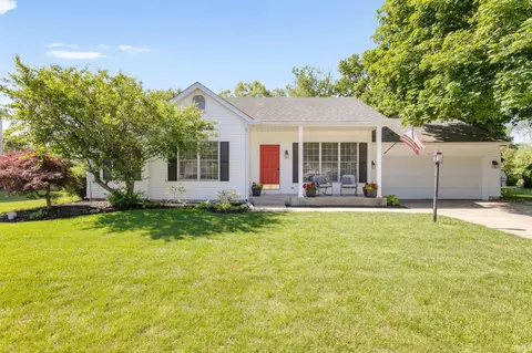 10476 Courtney Ln, Granger, IN 46530