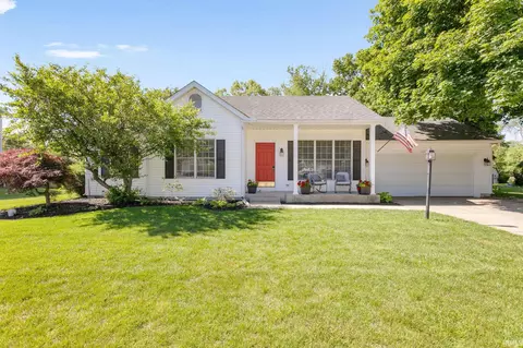 10476 Courtney Ln, Granger, IN 46530