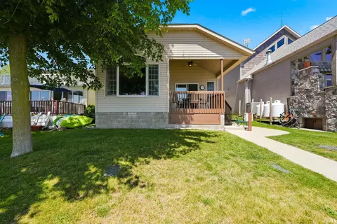 595 Lane 101 Hamilton Lk, Hamilton, IN 46742