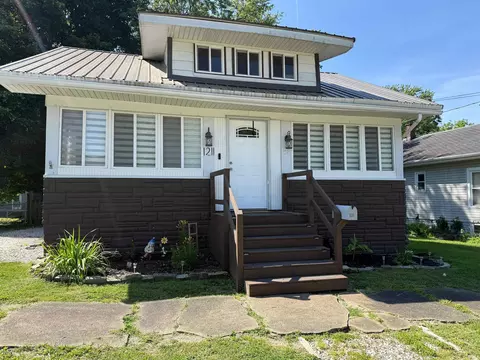 1211 E Spruce St, Petersburg, IN 47567