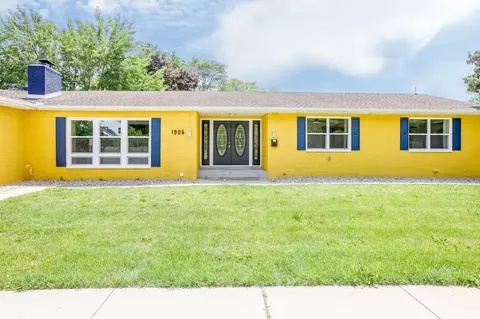 1906 Corby Blvd, South Bend, IN 46617
