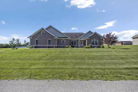 807 Creek Dr, Fort Branch, IN 47648