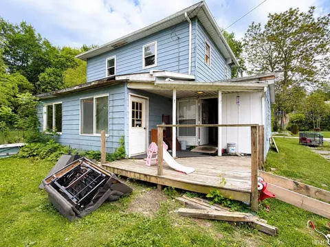 95 S Maple St, Andrews, IN 46702