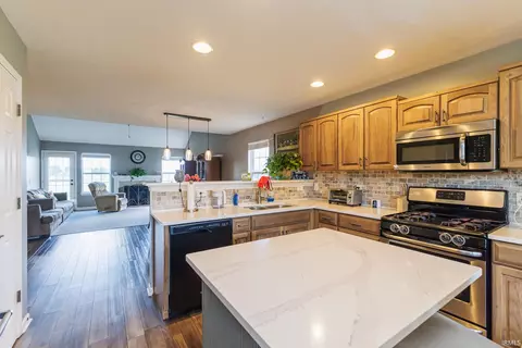 Kitchen - 665 Redwood Dr, Pendleton, IN 46064 photo 2 of 4