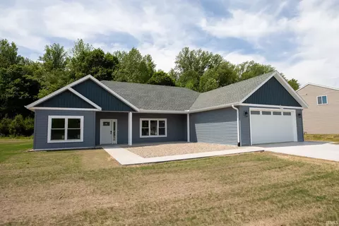 215 Whitetail Ln, Argos, IN 46501