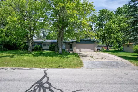 2423 Otsego Dr, Fort Wayne, IN 46825