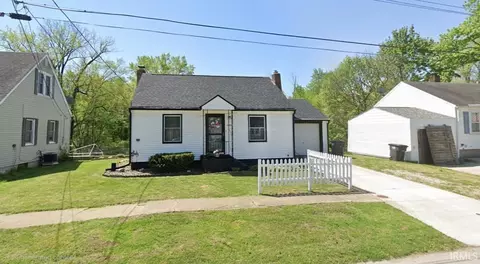 1055 Evans St, Elkhart, IN 46516