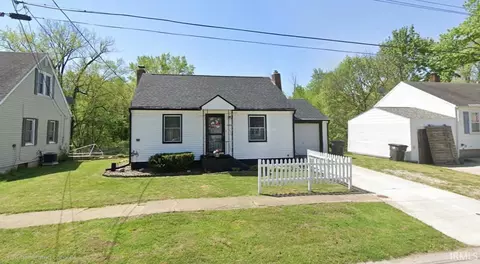 1055 Evans St, Elkhart, IN 46516
