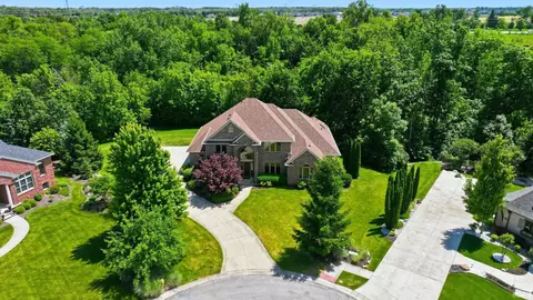 434 Royal Crest Dr, Fort Wayne, IN 46814
