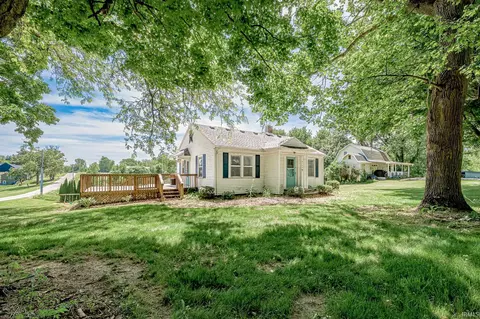 9100 E 500 S, Wolcottville, IN 46795